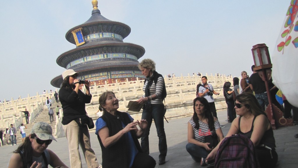 Sylvia Galleguillos enseñando en Beijing, octubre de 2012